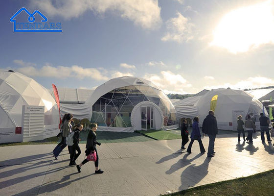 หรูหรา White Clear Geodetic Dome Tent สําหรับโรงแรม รีสอร์ท โรงแรม กิจกรรม ผ้าห่มเบา