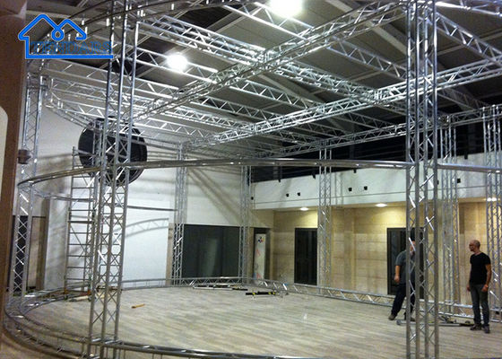 Spigot อลูมิเนียม Truss สเตจไฟโครงสร้างสําหรับงานแต่งแสดง